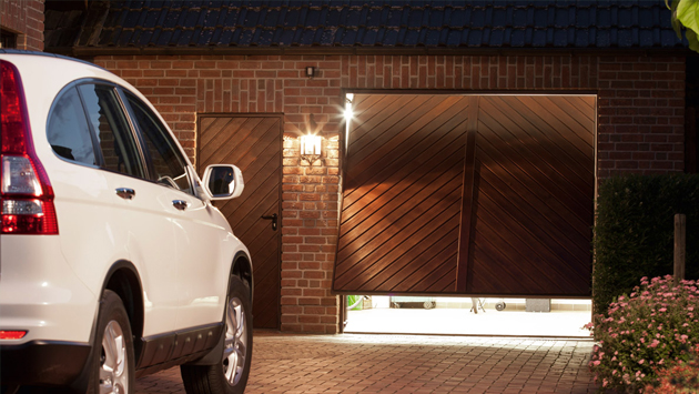 zu den Schwingtoren / Sectionaltoren Bildquelle: